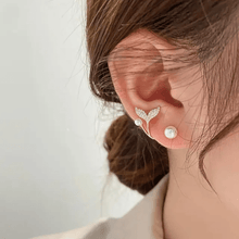 Elegant Leaf and Pearl Ear Cuff