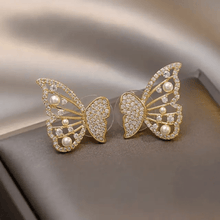 Elegant Fan Motif Ear Jackets