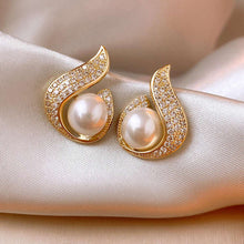 Elegant Swirl Pearl Stud Earrings
