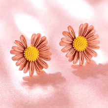 Charming Daisy Stud Earrings