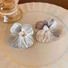 Textured Floral Stud Earrings