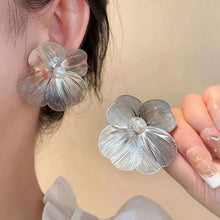 Textured Floral Stud Earrings