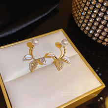 Leafy Elegance Drop Earrings