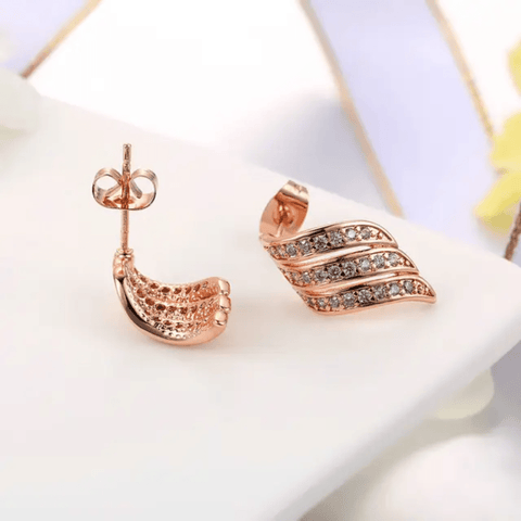 Elegant Wave Stud Earrings