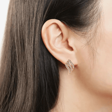 Elegant Wave Stud Earrings