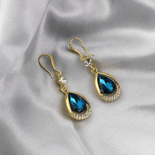 Elegant Teardrop Dangle Earrings