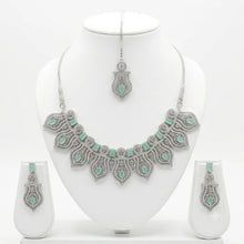 Ornate Teardrop Filigree Necklace Set