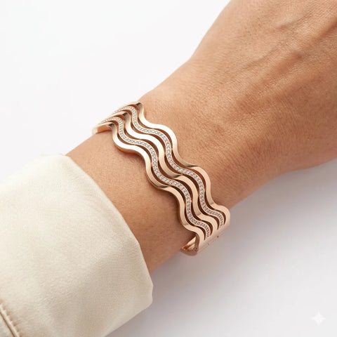 Wave Pattern Sparkling Bangle