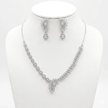 Elegant Leaf Motif Necklace and Earring Set