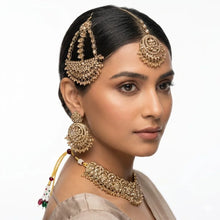 Ornate Bridal Choker and Maang Tikka Set