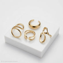 Modern Curved Band Ring Set