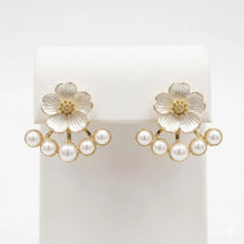 Grace Pearl Earrings