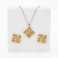 Golden Bloom Necklace Set